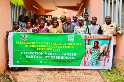 𝐅𝐞𝐦𝐦𝐞𝐬 𝐫𝐮𝐫𝐚𝐥𝐞𝐬 𝐞𝐭 𝐩𝐚𝐢𝐱 𝐚𝐮 𝐁𝐮𝐫𝐤𝐢𝐧𝐚 𝐅𝐚𝐬𝐨 : 𝐥𝐞 𝐂𝐨𝐥𝐥&egrave;𝐠𝐞 𝐝𝐞𝐬 𝐅𝐞𝐦𝐦𝐞𝐬 𝐝𝐞 𝐥𝐚 𝐂𝐏𝐅 𝐦𝐨𝐛𝐢𝐥𝐢𝐬𝐞 𝐬𝐞𝐬 𝐦𝐞𝐦𝐛𝐫𝐞𝐬 𝐩𝐨𝐮𝐫 𝐫𝐞𝐧𝐟𝐨𝐫𝐜𝐞𝐫 𝐥𝐞 𝐯𝐢𝐯𝐫𝐞-𝐞𝐧𝐬𝐞𝐦𝐛𝐥𝐞