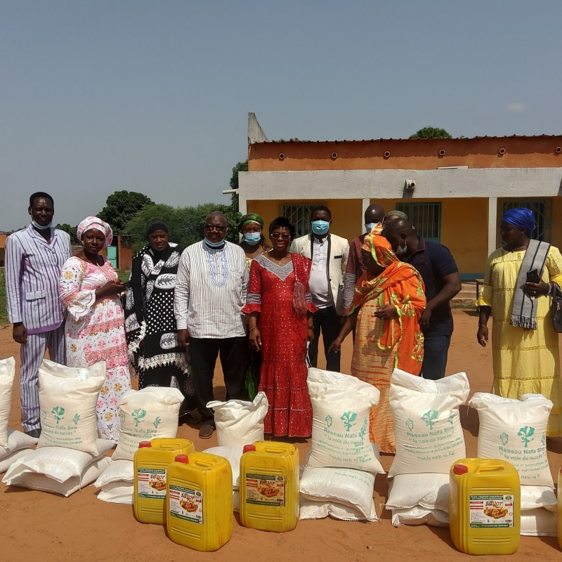 DISTRIBUTION DES KITS ALIMENTAIRES : La CPF ET SES PARTENAIRES VOLENT AU SECOURS DES MENAGES VULNERABLES DE LA PROVINCE DE LA COMOE.
