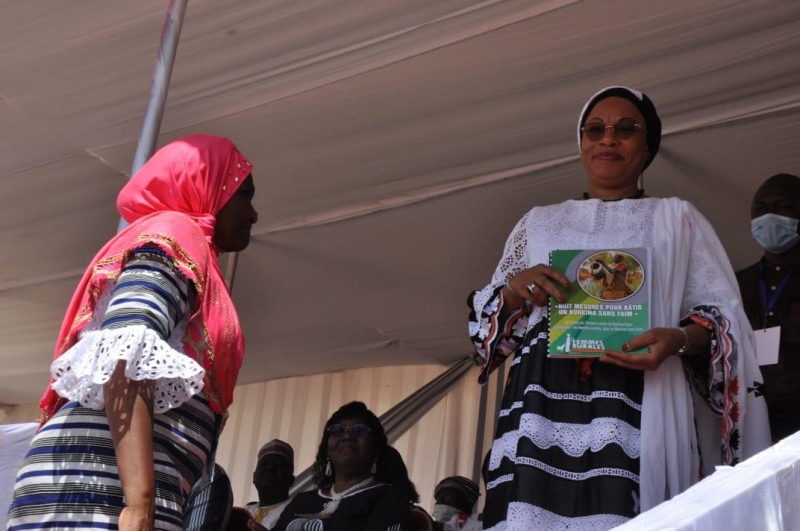 Journ&eacute;e internationale de la femme rurale 2021 : la s&eacute;curisation fonci&egrave;re au c&oelig;ur de la c&eacute;l&eacute;bration &agrave; Ziniar&eacute;